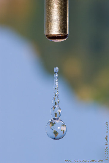 Water Drop image called "BeadChain", (c) 2011 Martin Waugh